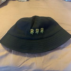 ✨5 for $5✨ Black Bucket Hat 🌻